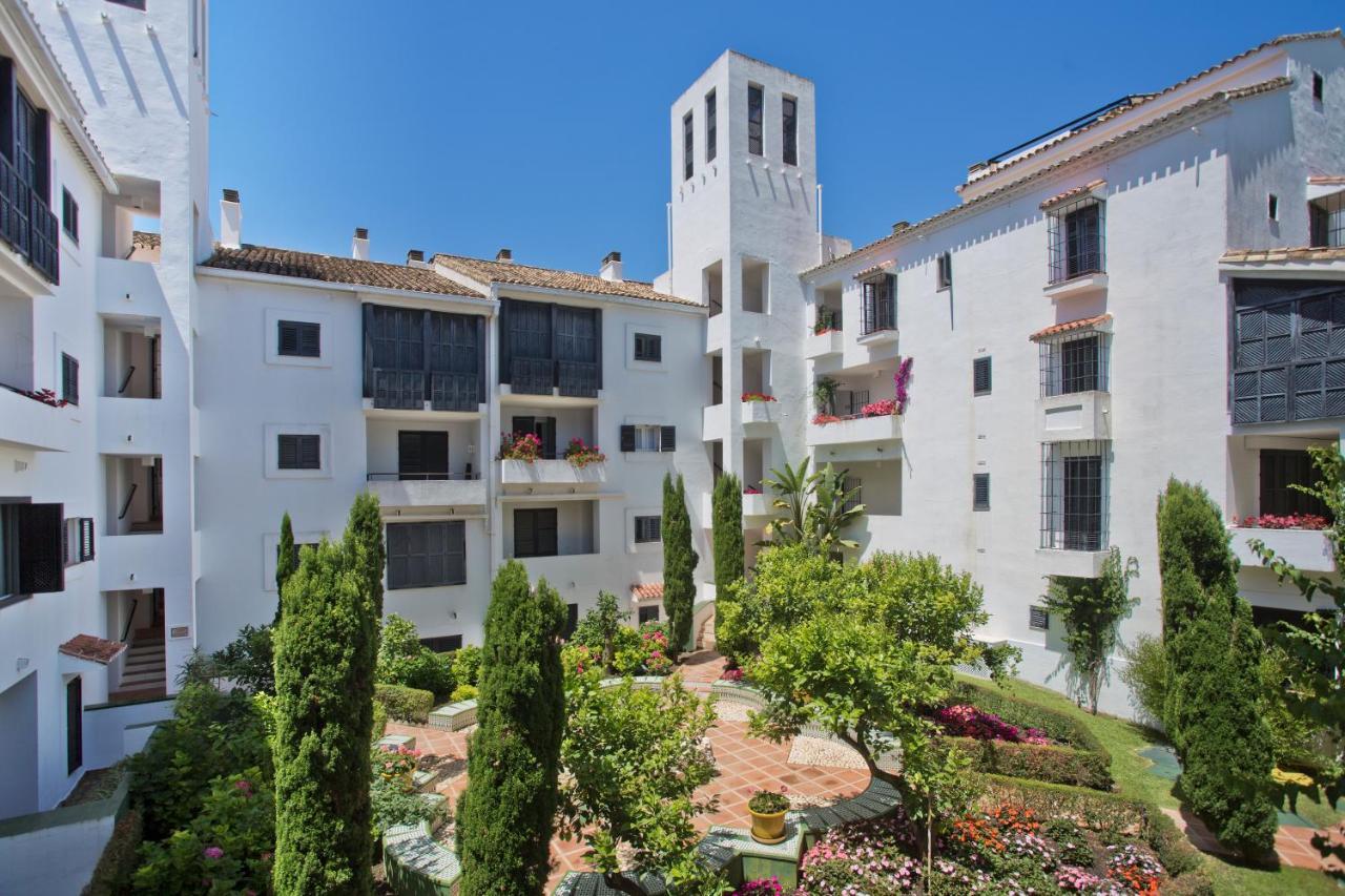 Beachfront Luxury Complex With Tropical Gardens & Pools Marbella Bagian luar foto