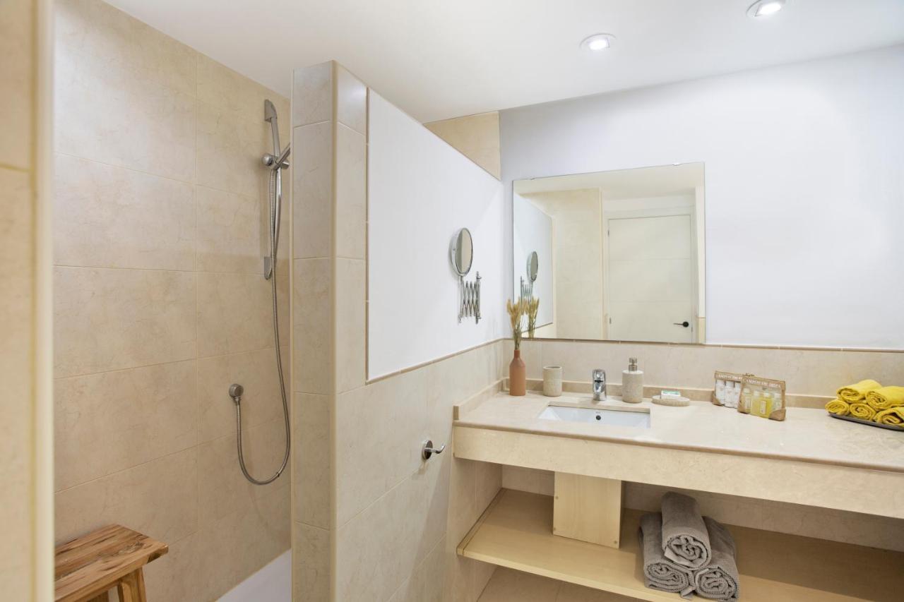 Beachfront Luxury Complex With Tropical Gardens & Pools Marbella Bagian luar foto