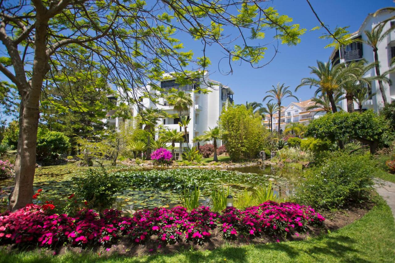 Beachfront Luxury Complex With Tropical Gardens & Pools Marbella Bagian luar foto