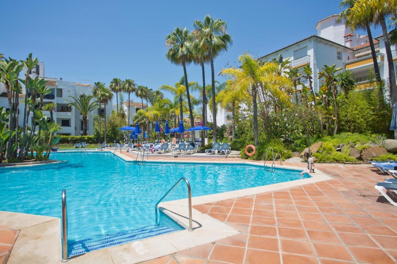 Beachfront Luxury Complex With Tropical Gardens & Pools Marbella Bagian luar foto