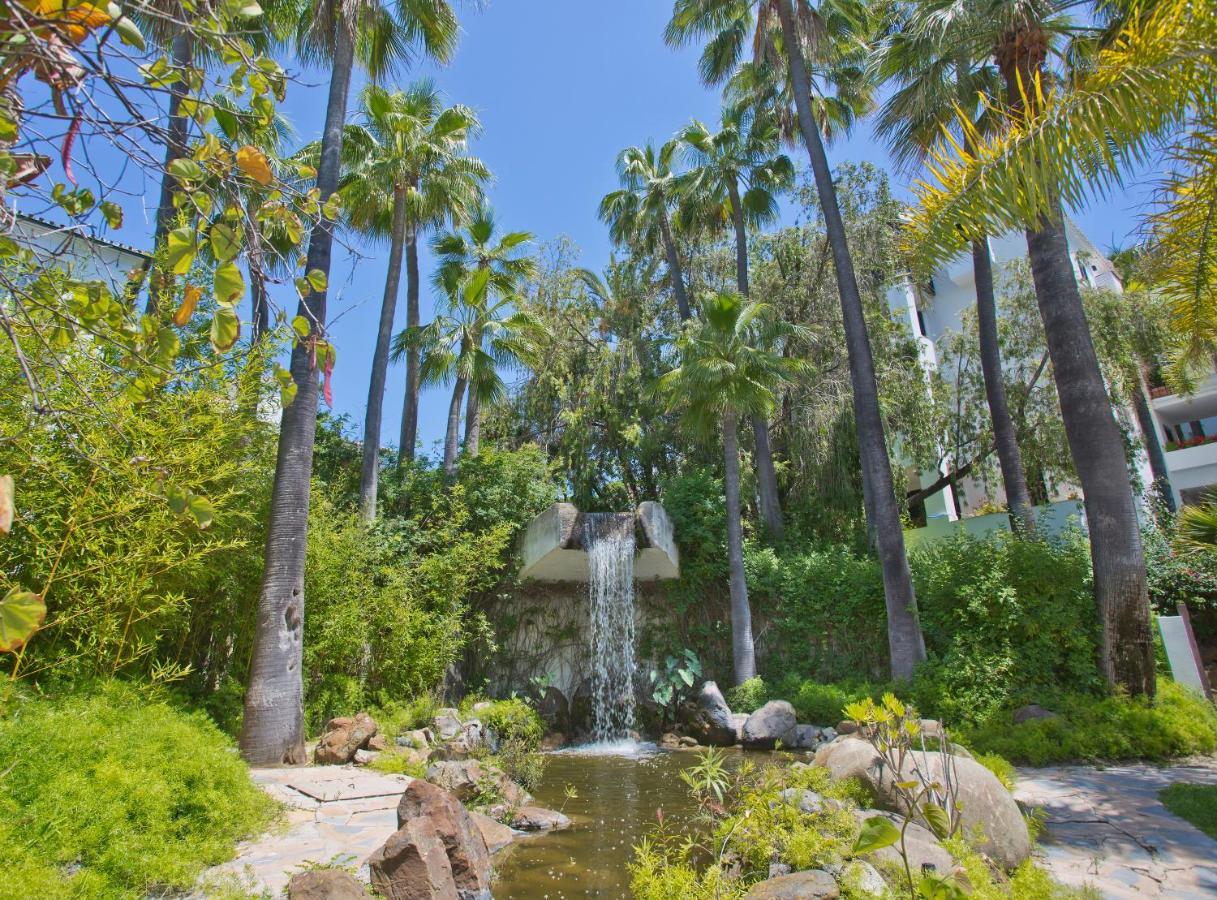 Beachfront Luxury Complex With Tropical Gardens & Pools Marbella Bagian luar foto