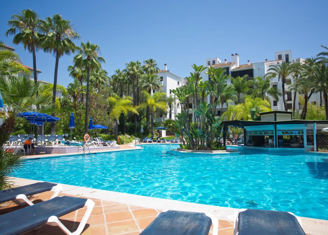 Beachfront Luxury Complex With Tropical Gardens & Pools Marbella Bagian luar foto